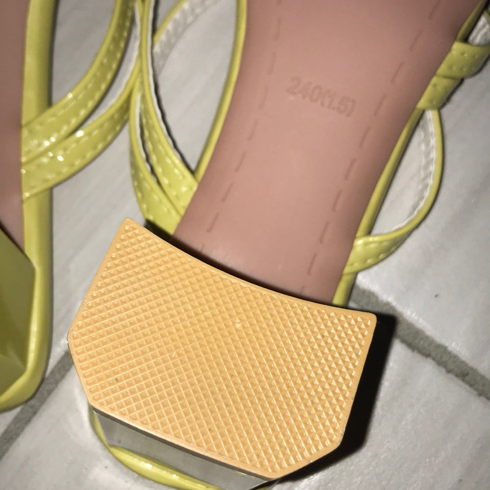 SOLD— Dushinvren Patent Leather Sandals/Mules NWOT - Picture 5 of 6